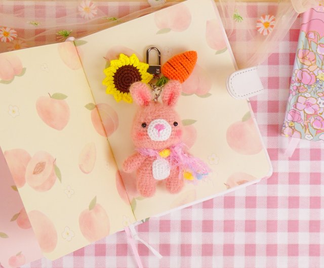 がま口　キーホルダー　手編み　うさぎちゃん ハンドメイド＊ うさぎちゃんのがま口キーホルダー あみぐるみ