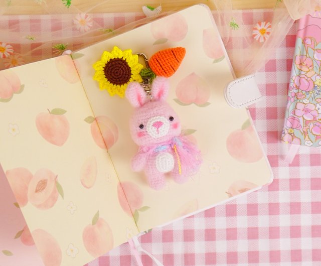 がま口　キーホルダー　手編み　うさぎちゃん ハンドメイド＊ うさぎちゃんのがま口キーホルダー あみぐるみ