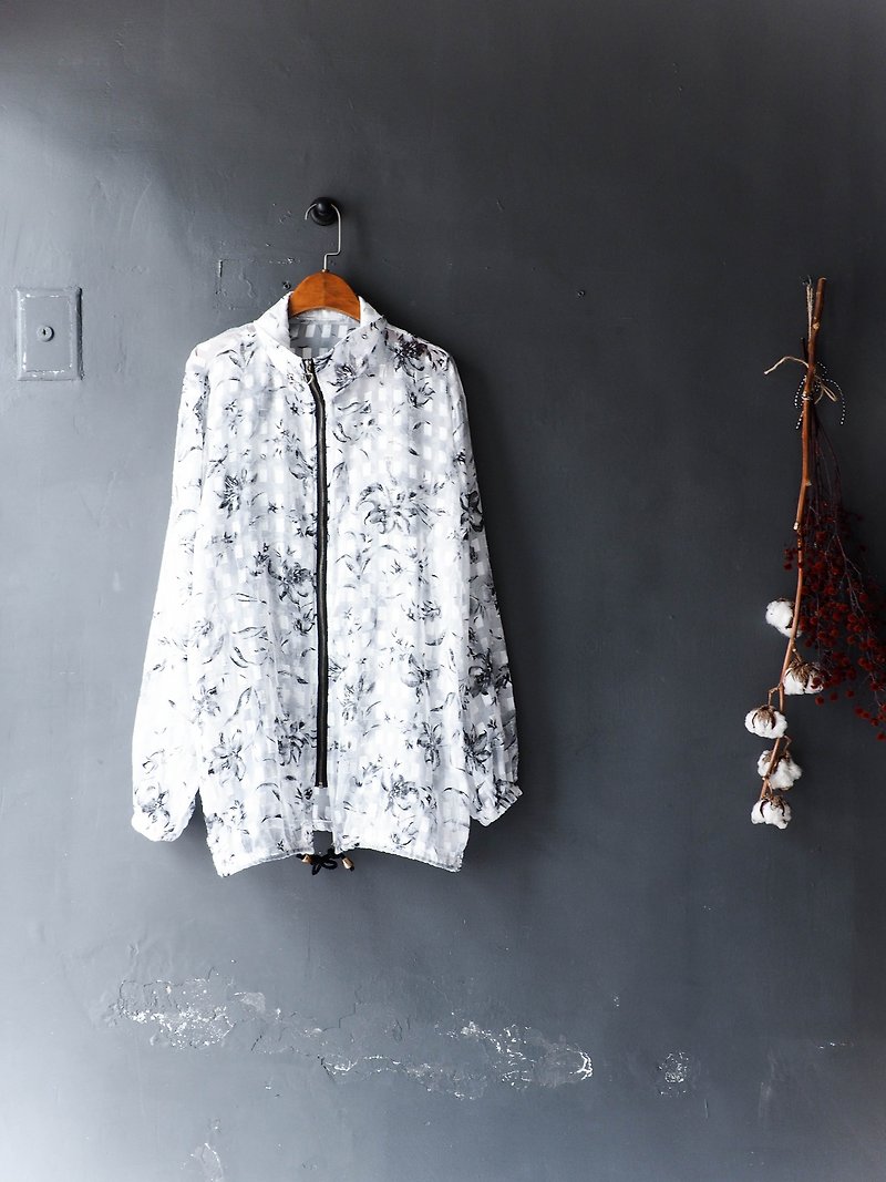 River water mountain - Kagawa transparent yarn independent young girl antique silk thin material coat blouse coat dustcoat jacket coat oversize vintage - เสื้อแจ็คเก็ต - ผ้าไหม ขาว