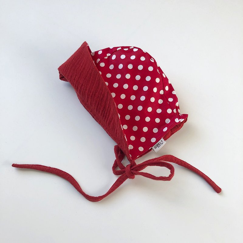 【現貨】多爾花園的小波點們 | 棉紗綁帶雙面遮陽Baby帽 - 滿月禮物 - 棉．麻 紅色
