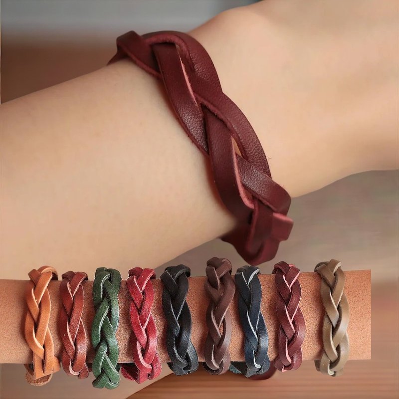 Button-type braided bracelet / Unisex with two-step adjustment / Made in Japan / ac-123 [Customizable gift] - Bracelets - Genuine Leather Orange