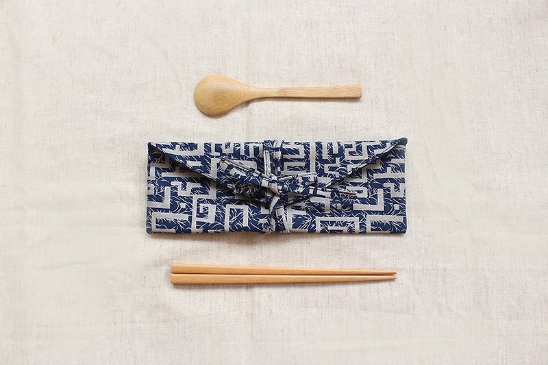 Japanese words horizontal chopsticks sets / pouch - Chopsticks - Cotton & Hemp Blue