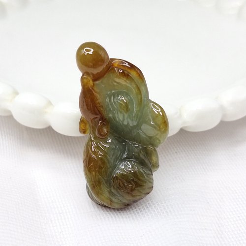 緣圓翡翠 細糯綠底帶紅翡手工雕刻鼠帶錢幣吊墜 |天然緬甸玉A貨翡翠