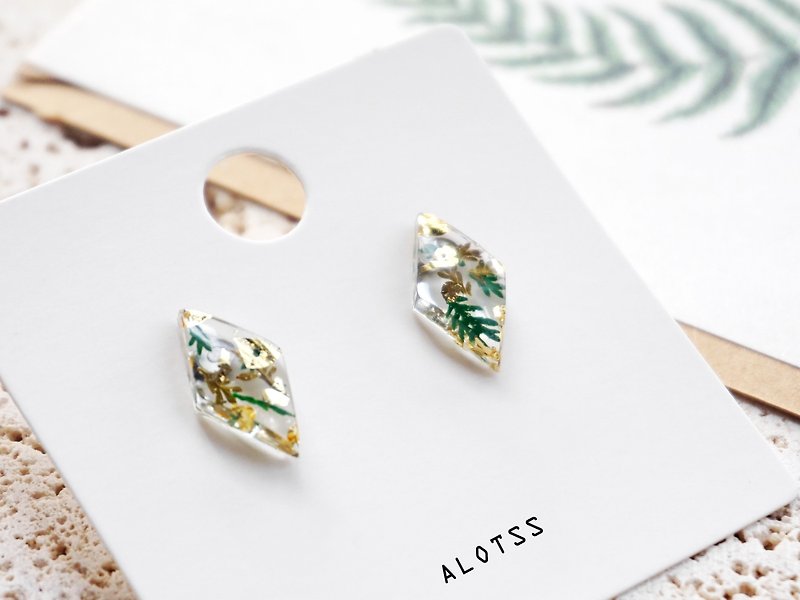 Resin / earring / green / Real Flower Jewelry, Hippie earrings, Gifts, Pressed F - ต่างหู - พืช/ดอกไม้ สีเขียว
