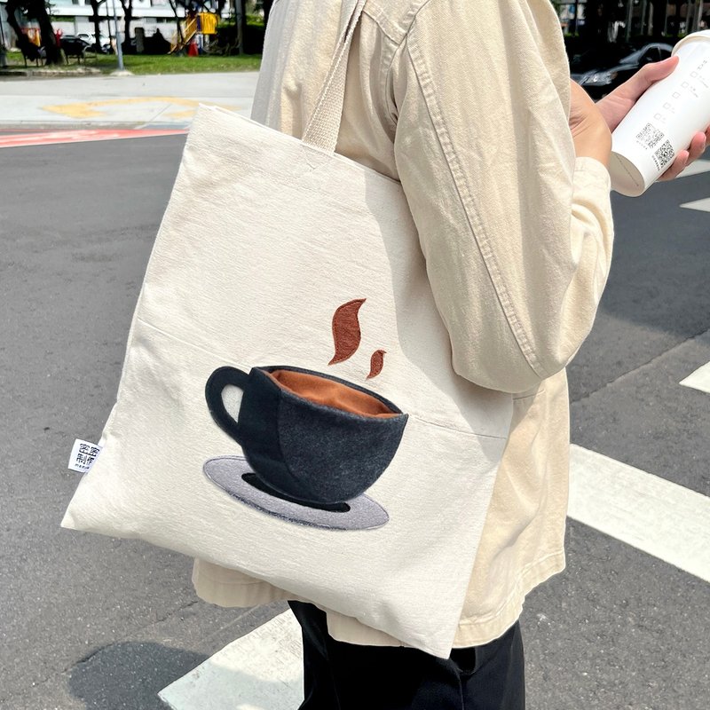 [Pattern is not printing] Calm American style, three-dimensional fabric coffee, canvas bag - กระเป๋าแมสเซนเจอร์ - ผ้าฝ้าย/ผ้าลินิน ขาว