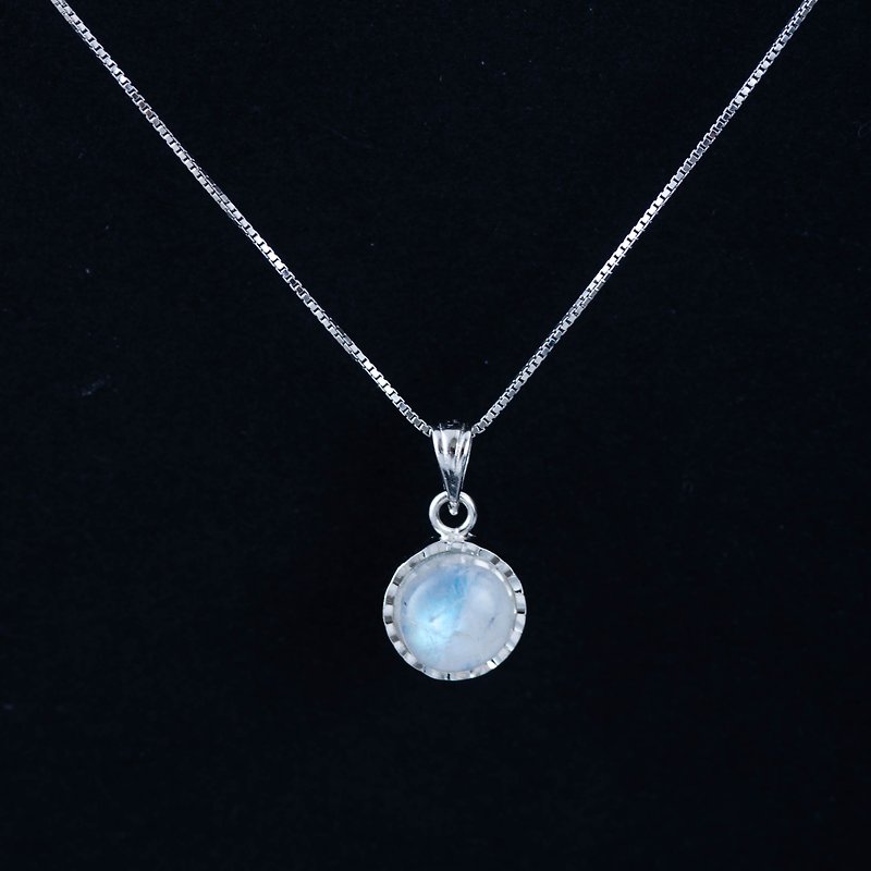 Moonstone Pendant, 925 Sterling Silver Natural Gemstone Crystal Necklace - สร้อยติดคอ - คริสตัล สีน้ำเงิน