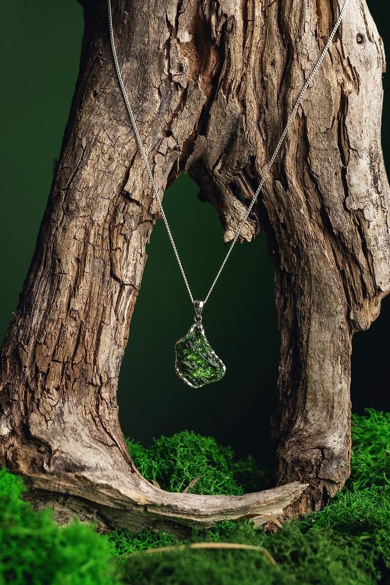 Raw moldavite pendant - Necklaces - Other Materials 