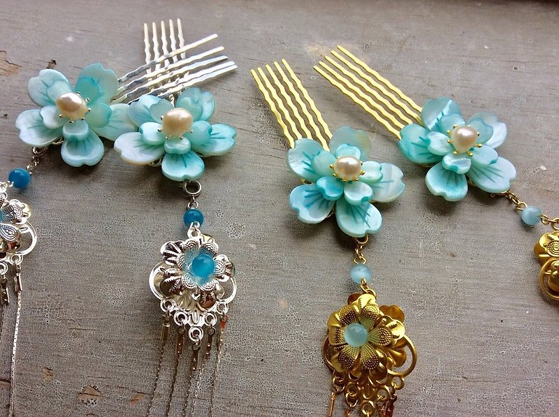 Handmade ~ Chinese style antique shell double flower comb (water blue / pair / gold / silver) - Hair Accessories - Other Materials Blue