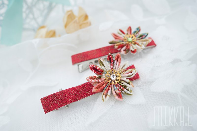 Japanese handmade flower Japanese fabric gold red chrysanthemum flower hairpin jewelry hair accessories stock - เครื่องประดับผม - ผ้าฝ้าย/ผ้าลินิน สีทอง