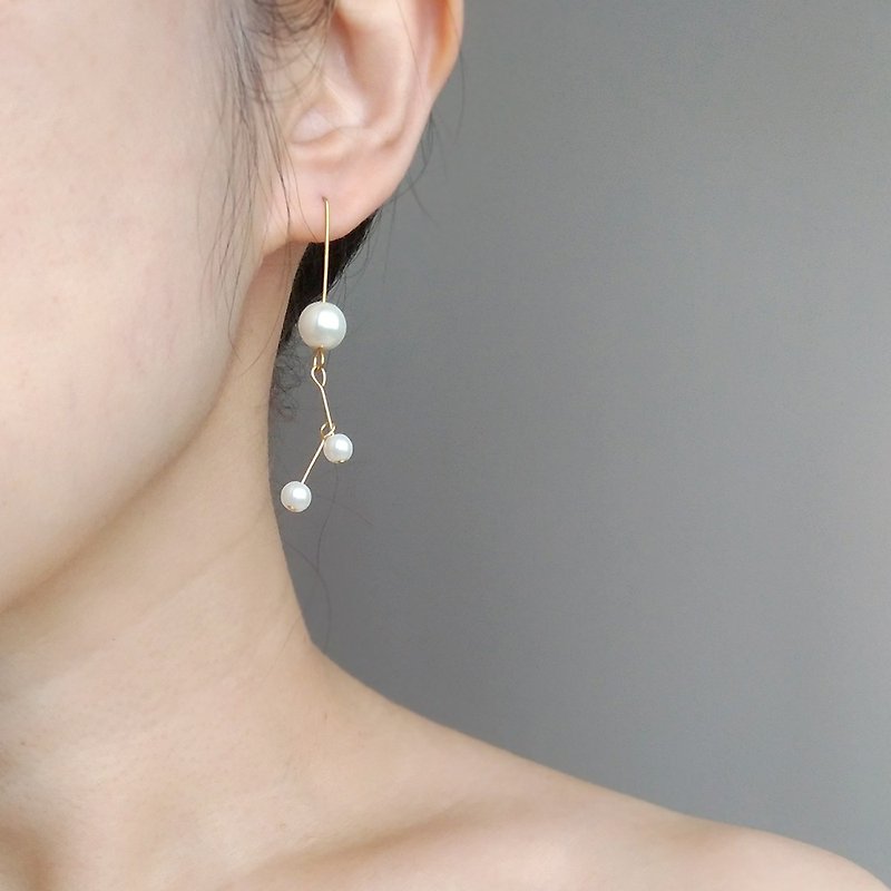 e086 dialogue - Bronze pearl earrings - ต่างหู - ทองแดงทองเหลือง ขาว