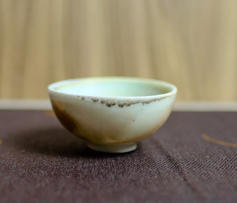 Firewood-fired tea cup - Falling Ash Shino crystal tea cup - Pottery & Glasswork - Pottery 