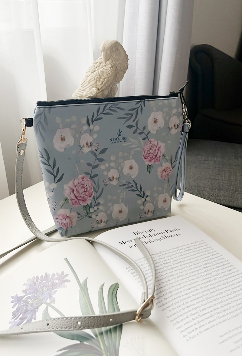 Camellia and Garden Rose Shoulder Bag_Light Teal - กระเป๋าแมสเซนเจอร์ - เส้นใยสังเคราะห์ 