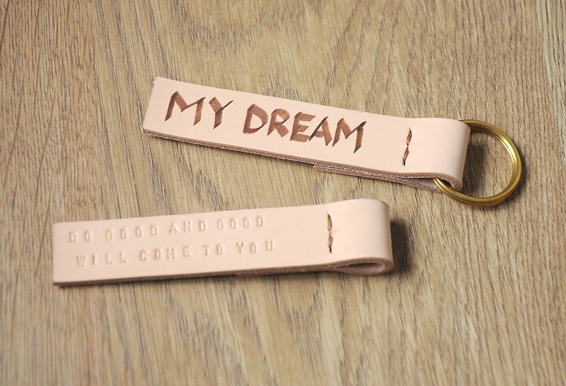 The original color pure color leather yellow leather key ring handmade Bronze electrocautery English word free custom lettering - ที่ห้อยกุญแจ - หนังแท้ ขาว