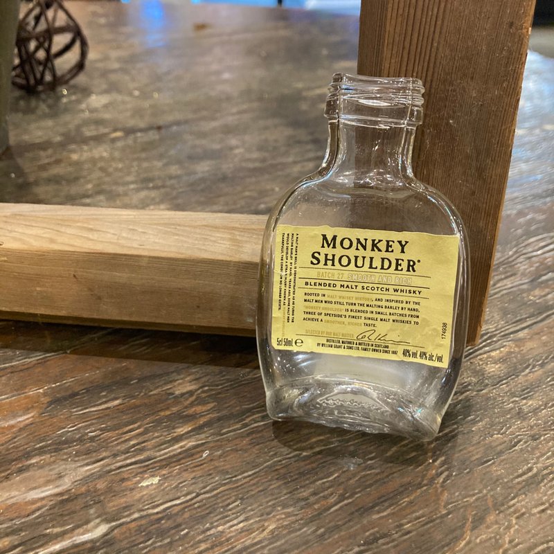 迷你收藏款Monkey Shoulder三隻猴子酒瓶磁鐵 威士忌 - 磁鐵 - 玻璃 