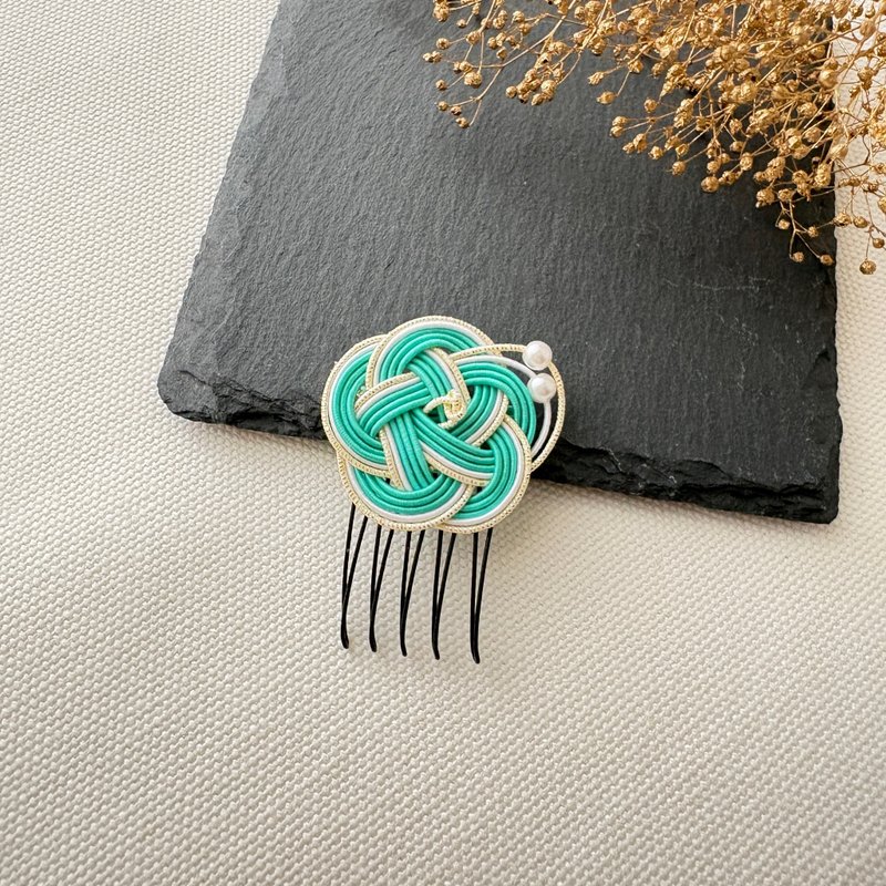 水引 / 翡翠綠 / 梅結小髮梳 / 珍珠點綴清新脫俗 - 髮夾/鯊魚夾 - 絲．絹 綠色