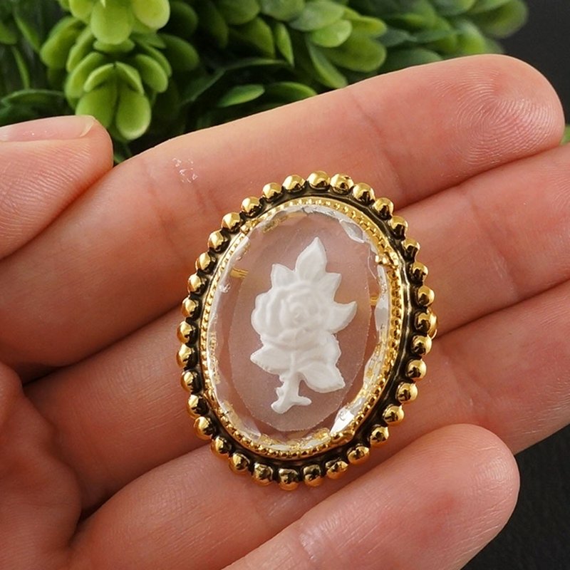 White Rose Glass Intaglio Cameo Flower Floral Golden Wedding Brooch Pin Jewelry - 胸針 - 玻璃 白色
