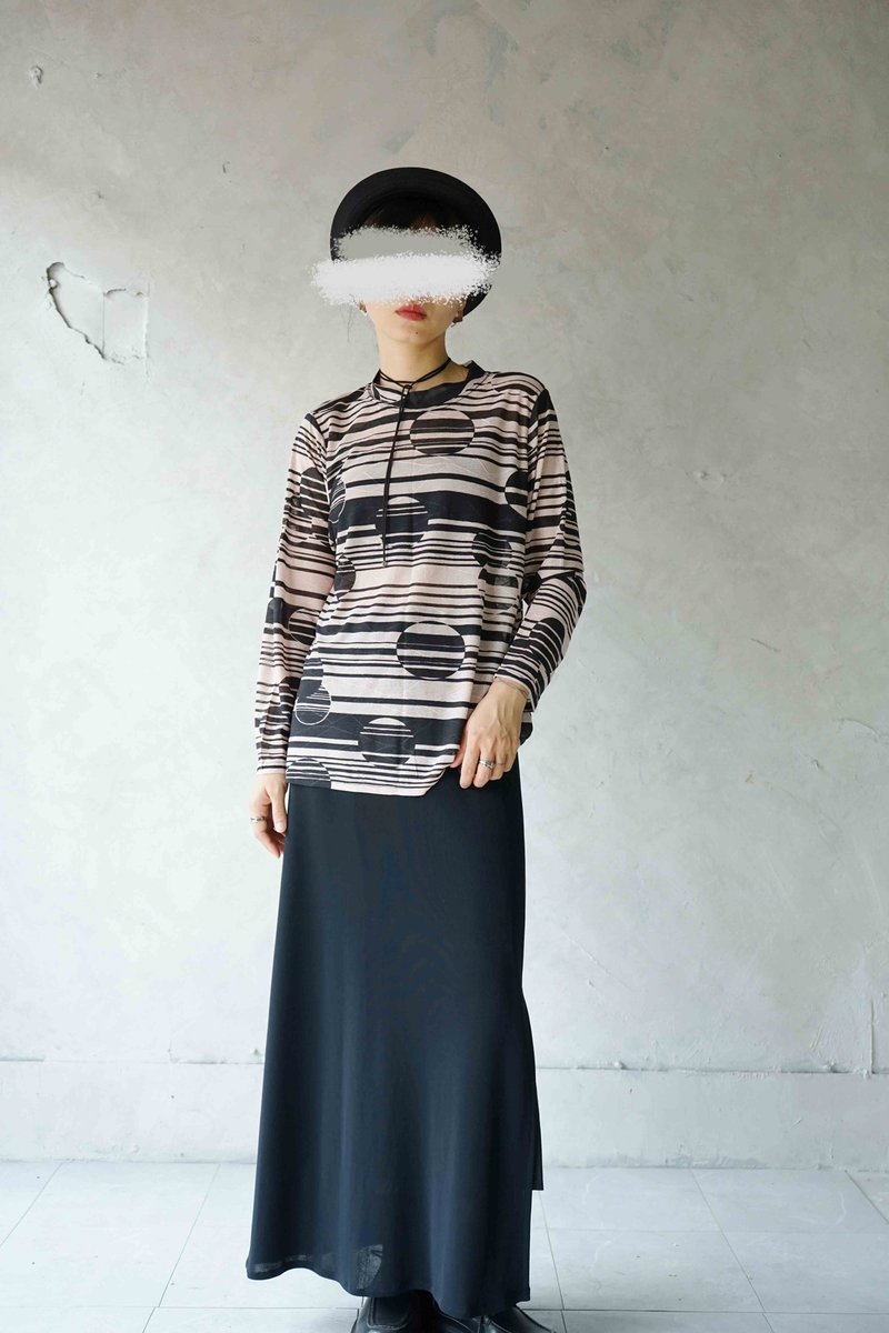 尋寶古著-歐普藝術黑膚色點線面印花透膚上衣 - 女上衣/長袖上衣 - 聚酯纖維 黑色