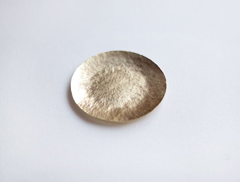真鍮製の円形の皿グローブni.kou - 小皿 - 金属 