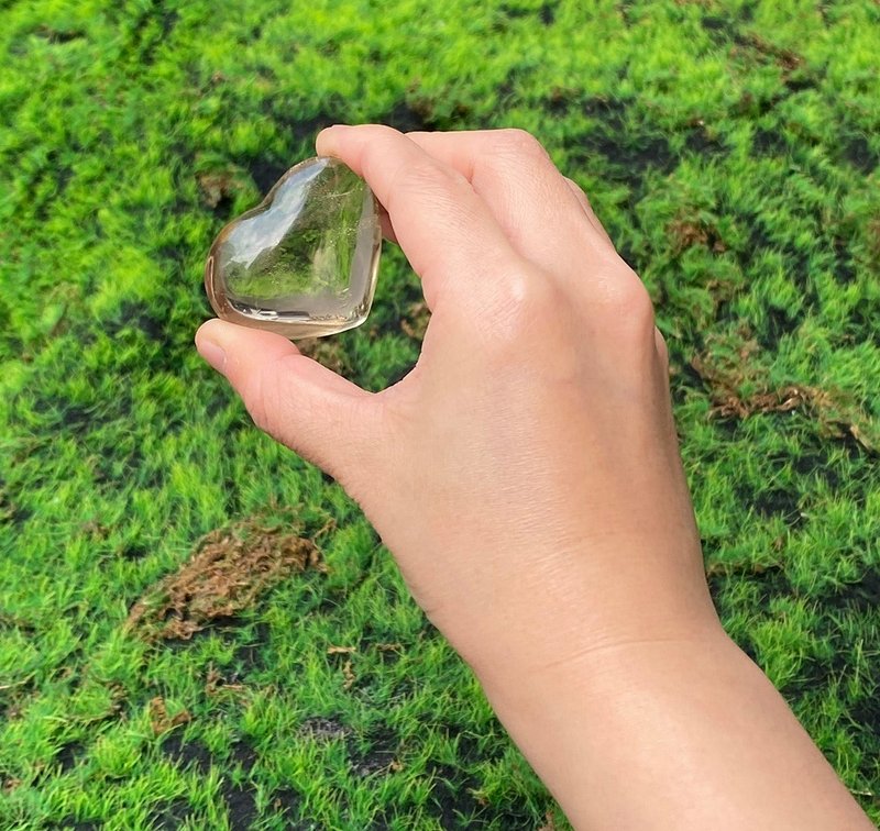 能量擺飾-天然冰透淺茶晶愛心 能量 療癒 招財 淨化 快速出貨 - 擺飾/家飾品 - 水晶 卡其色