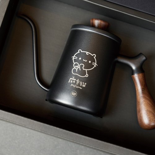 好事多磨-咖啡烘焙工作坊(Howsdomo coffee) 【麻吉貓授權】胡桃木手沖咖啡壺350ml (黑) -好事多磨咖啡