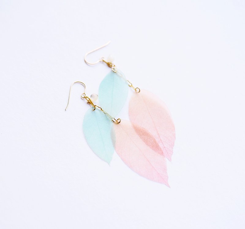 Fresh Chiffon Leaves Forest Gradient Pressureless Romantic Earrings 14K GF Natural Butterfly Beads - Earrings & Clip-ons - Other Materials Multicolor