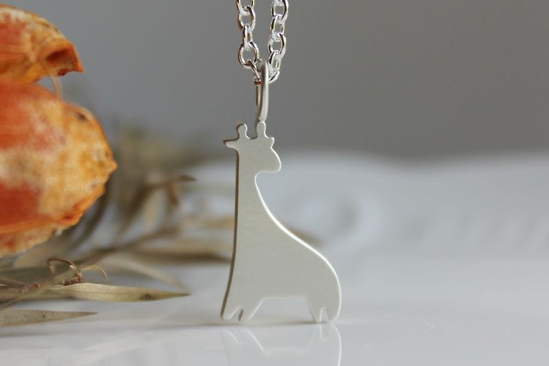 925 sterling Silver giraffe pendant necklace - สร้อยคอ - เงินแท้ สีเงิน