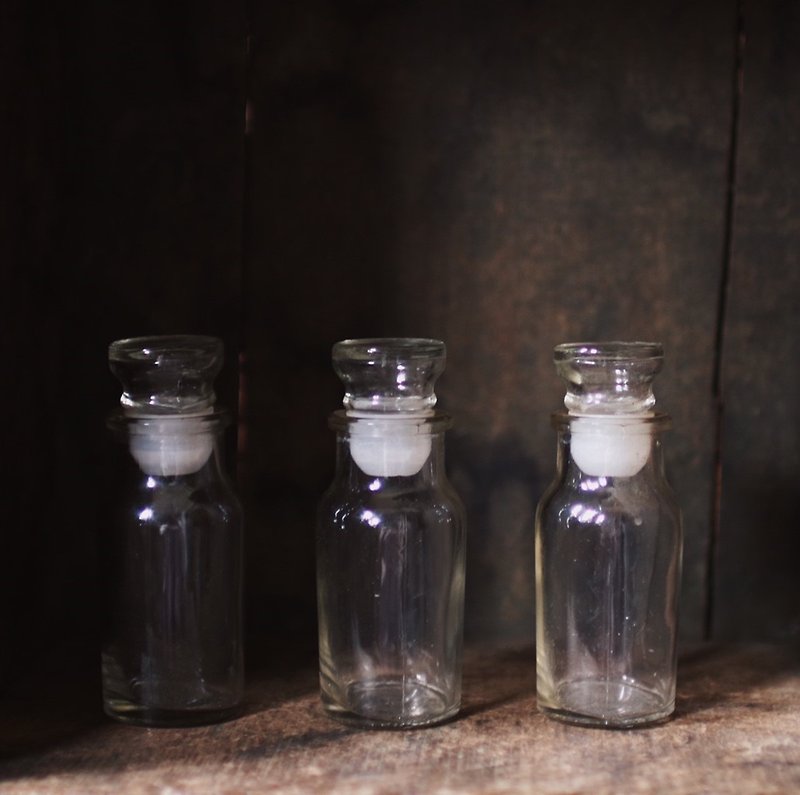 古いガラス瓶 - 置物 - ガラス 透明