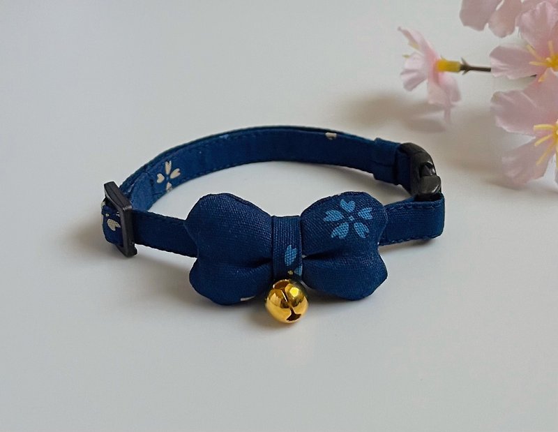 Plump cherry blossom petal ribbon x navy blue cat collar cat collar - Collars & Leashes - Cotton & Hemp Blue