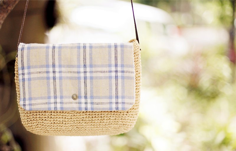 [Good day] summer handmade cloth cover woven shoulder bag (Plaid) - กระเป๋าแมสเซนเจอร์ - วัสดุอื่นๆ หลากหลายสี