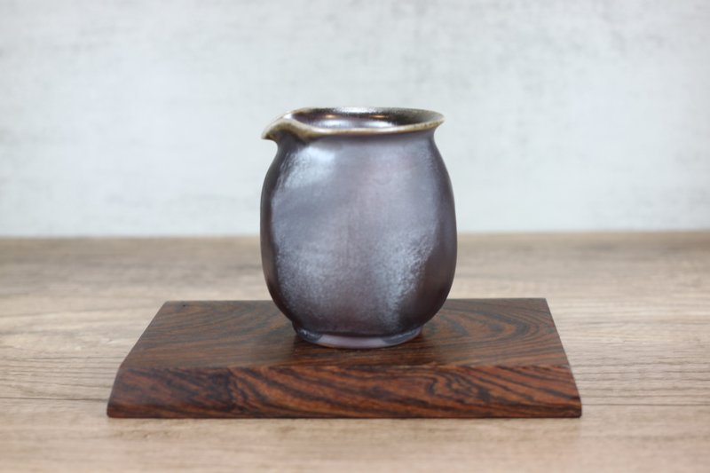 【送禮好物】天然落灰 柴燒茶海 公道杯 名家葉敏祥手作 340ml - 茶壺/茶杯/茶具 - 瓷 