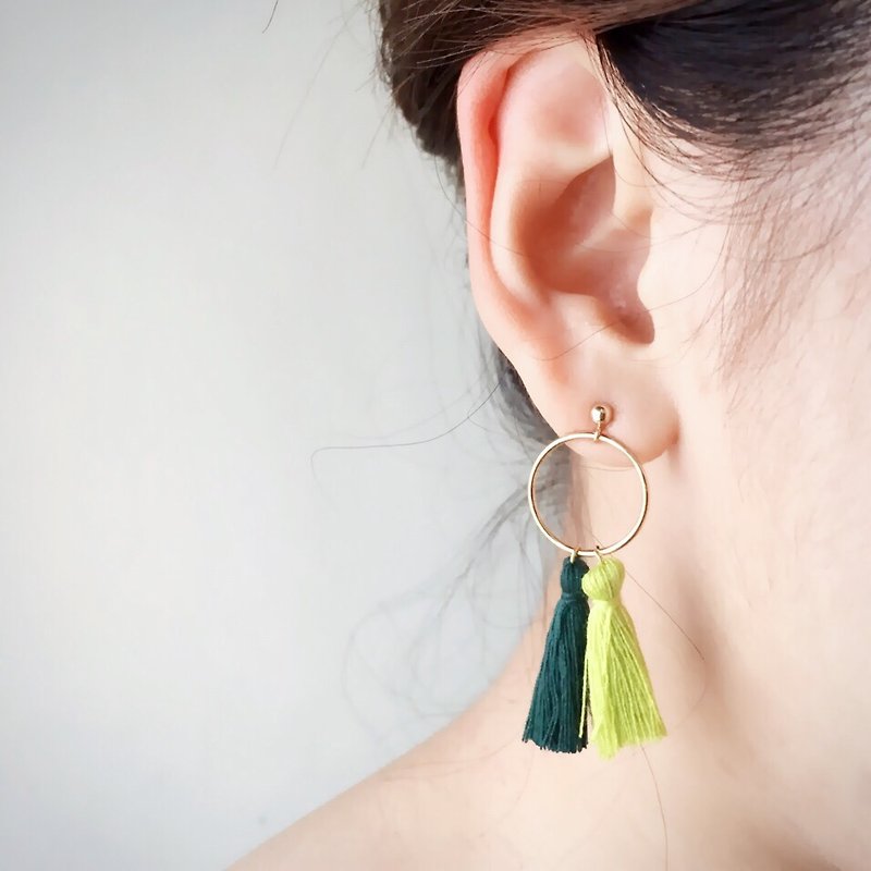 rainforest / greenery tassel round earrings - Earrings & Clip-ons - Other Metals Green