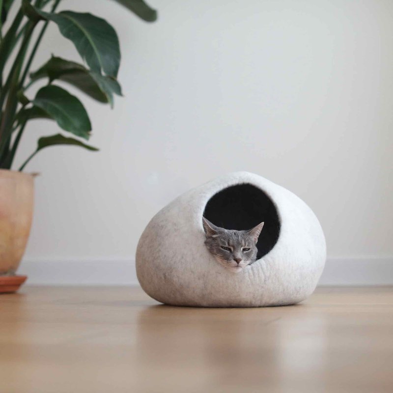 Warm Cat Nest Gradient Gray Cat Nest Light Gray Cat Nest Eggshell Cat Nest Handmade Wool Felt Cat Nest Pet Bed - ที่นอนสัตว์ - ขนแกะ 