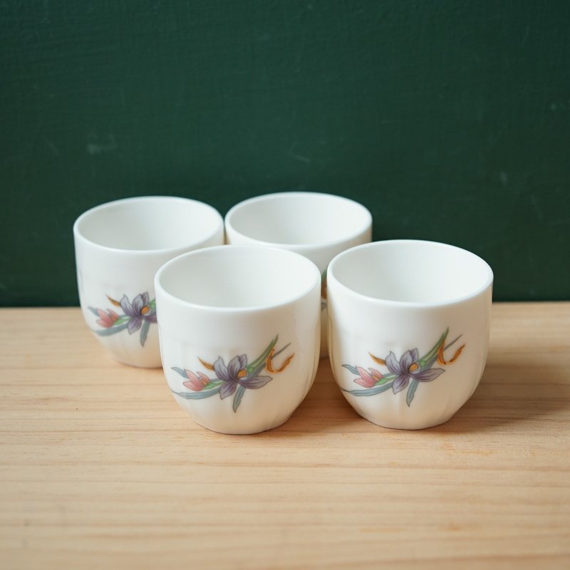 【北極二手雜貨】KB國堡 紫花小茶杯一組四個 瓷杯 - 茶壺/茶杯/茶具 - 瓷 白色