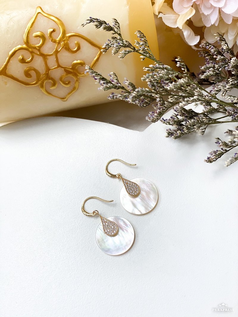 RURI | noble drop-shaped natural Stone moon-shaped pearl earrings Clip-On - ต่างหู - เปลือกหอย ขาว