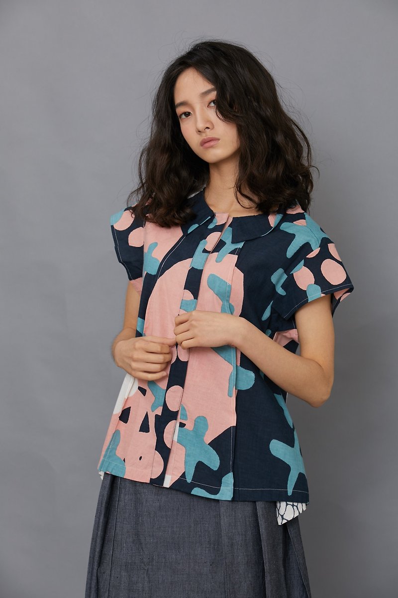 Triangle pleated short sleeve printed shirt _ rouge sky _ fair trade - Women's Shirts - Cotton & Hemp Multicolor