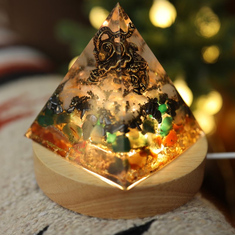 [Customized Gift] Lucky God Elephant Aogang Oversized Pyramid Night Light Orgonite - โคมไฟ - หยก หลากหลายสี