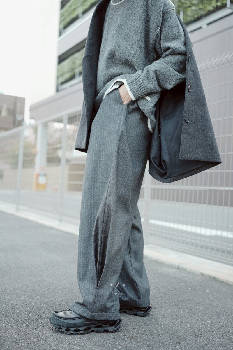 小我獨家 無羈絆悠遊細紋西裝寬褲 - 2色 - 墨灰 - 女長褲 - 聚酯纖維 灰色