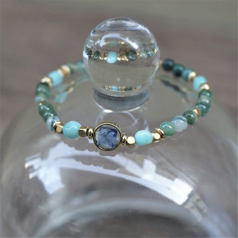 << Grassland and blue sky-natural stone bracelet >> Soda stone seaweed stone Tianhe stone - Bracelets - Semi-Precious Stones Green