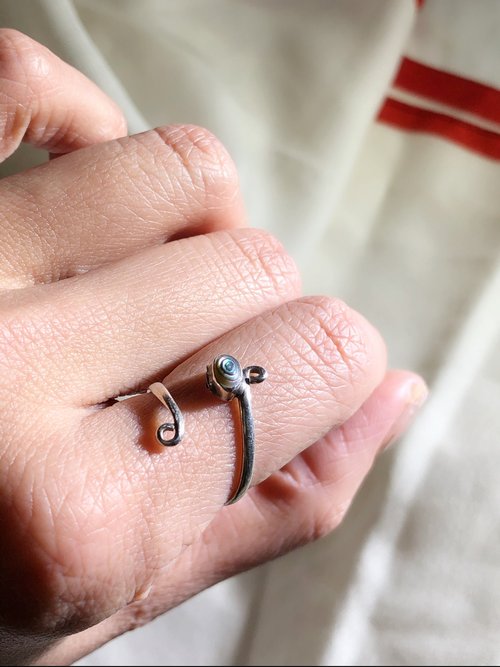 BOITE LAQUE Vintage Mother of Pearl Silver Ring
