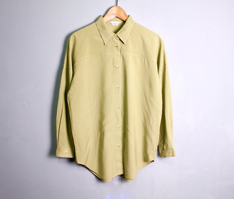 FOAK vintage matcha green luster solid color shirt - เสื้อเชิ้ตผู้หญิง - วัสดุอื่นๆ 