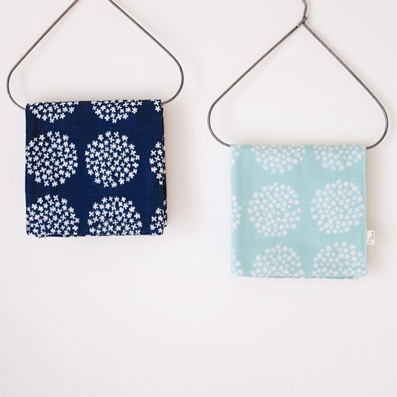 Four Seasons necessary small things. Nordic hydrangea double yarn handkerchief. Deep Blue - Handkerchiefs & Pocket Squares - Paper Multicolor