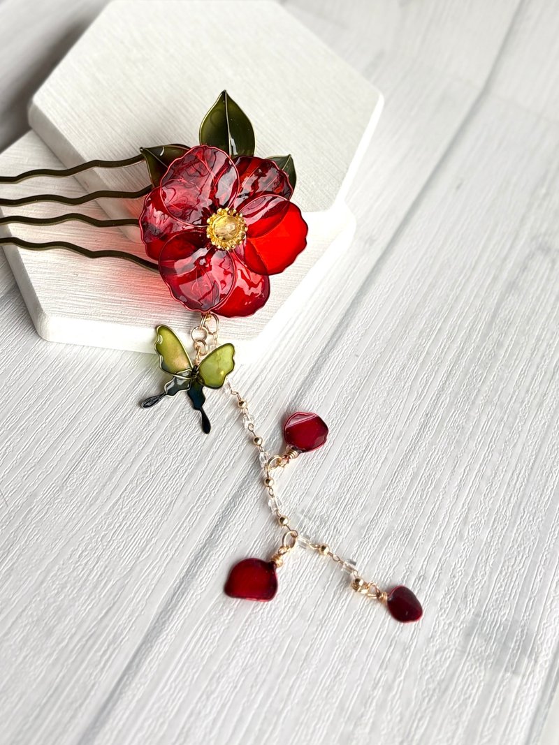 紅寶石茶花四齒髮梳-花瓣垂墜搖擺 可改鴨嘴夾 - 髮夾/髮圈 - 樹脂 紅色