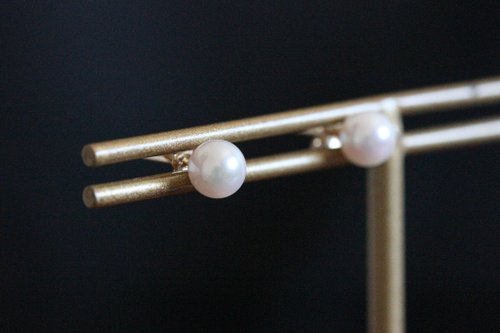 LIKE A WISTERIA.JAPAN ベビーパールの一粒スタッドピアス 14kgf あこや真珠