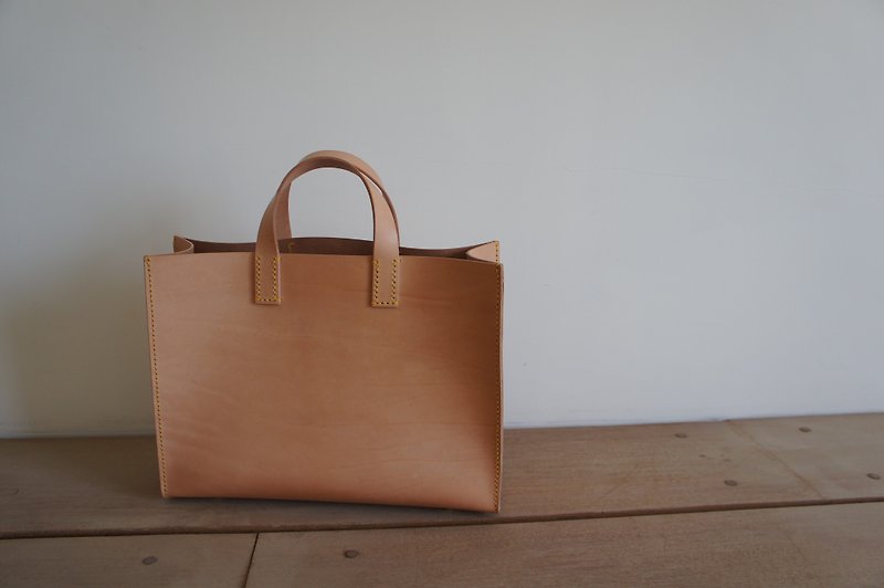 Short handle bag - กระเป๋าถือ - หนังแท้ สีนำ้ตาล