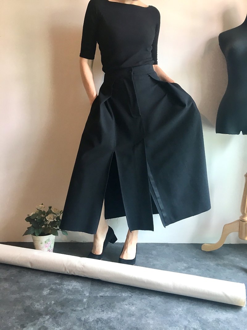Sayaka black skirt - กระโปรง - เส้นใยสังเคราะห์ สีดำ