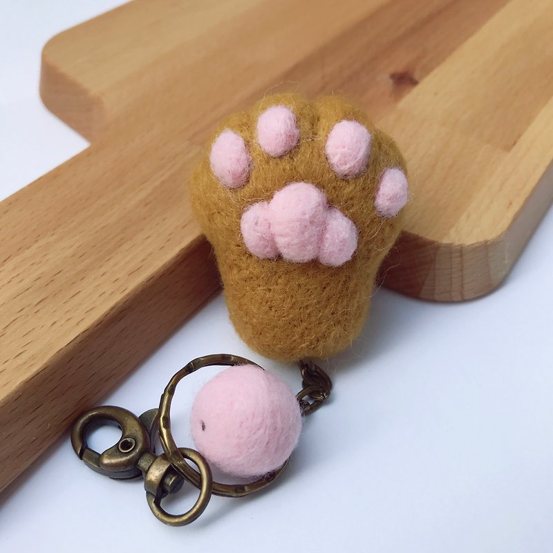 Cat's paw__wool felt key ring - Keychains - Wool Orange