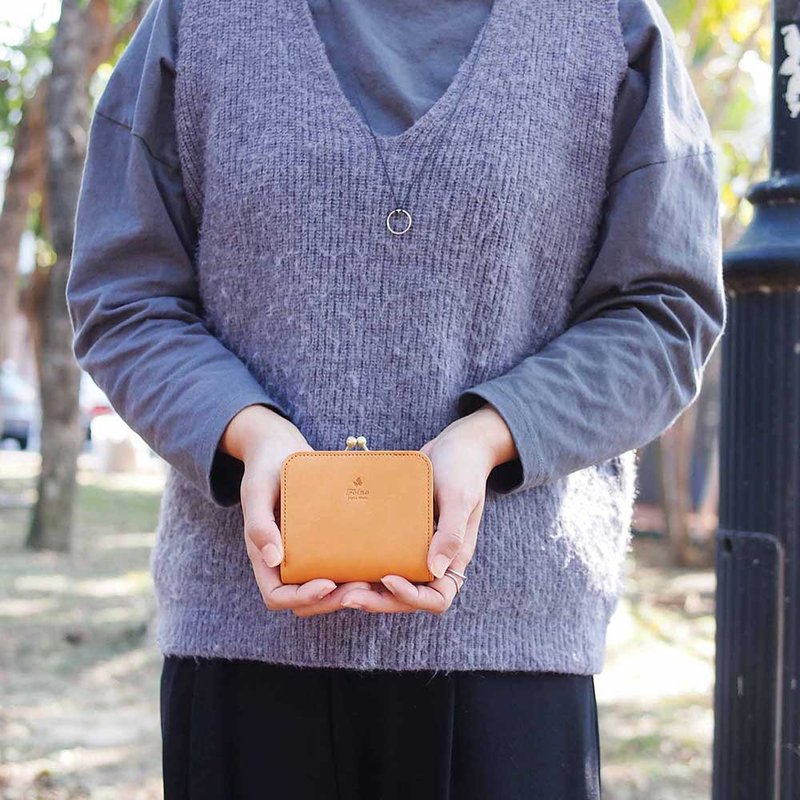 日本典雅質感 女性珠扣牛皮手工短夾 Made in Japan by Folna - 錢包/皮夾/長短夾 - 真皮 