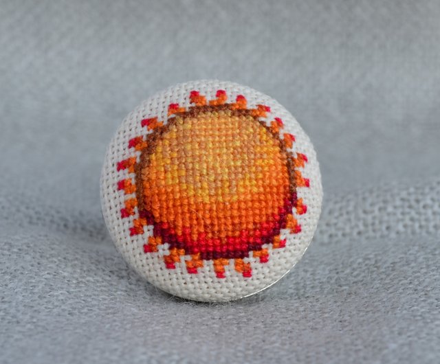 オレンジ色の太陽の刺繍リングレインボーチャーム付きクロスステッチ