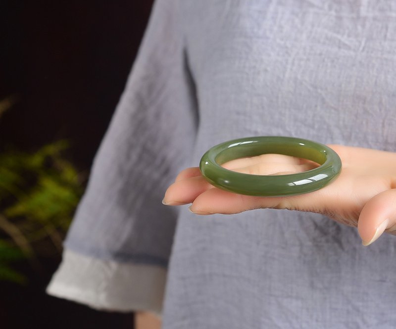 和田玉手鐲 圈口56.9 水頭超好 簡單大方 - 手鍊/手環 - 水晶 