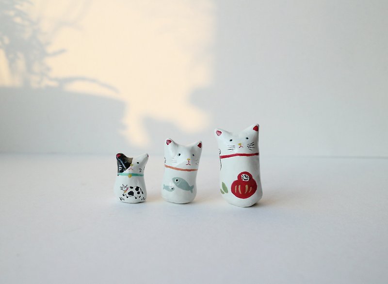 Yuji Hand Squeezed Cat / Lucky Cat - Items for Display - Clay 